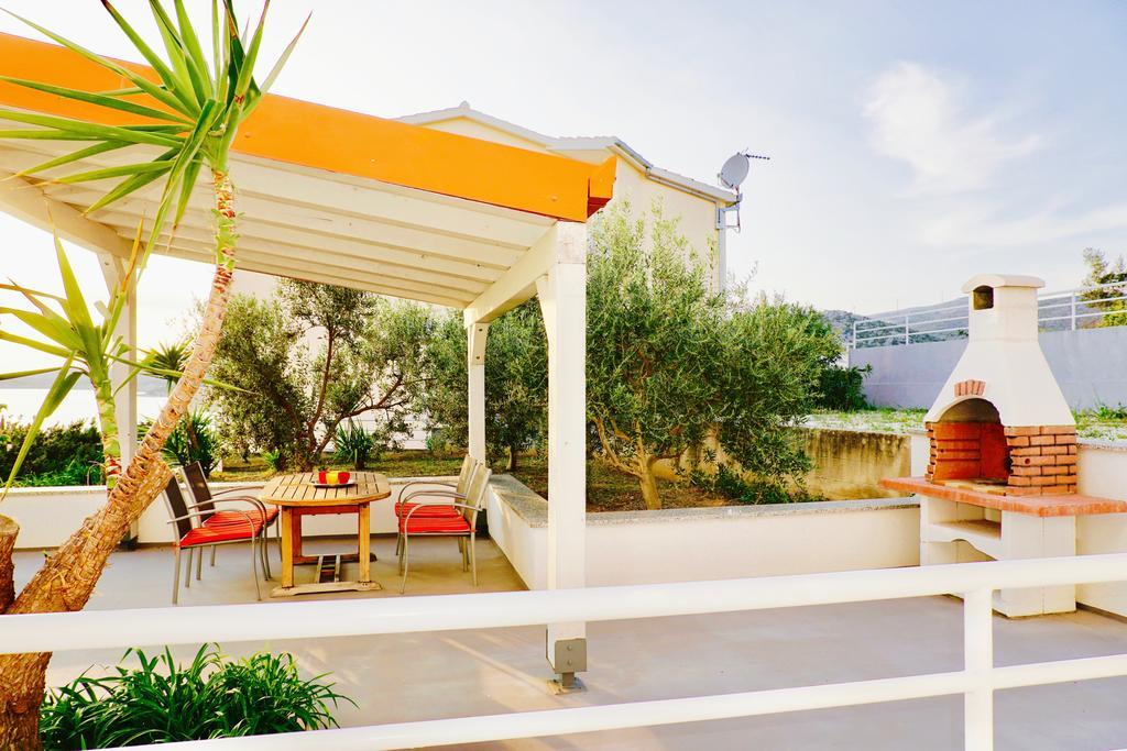 House Agradable Apartment Seget Vranjica Exterior photo